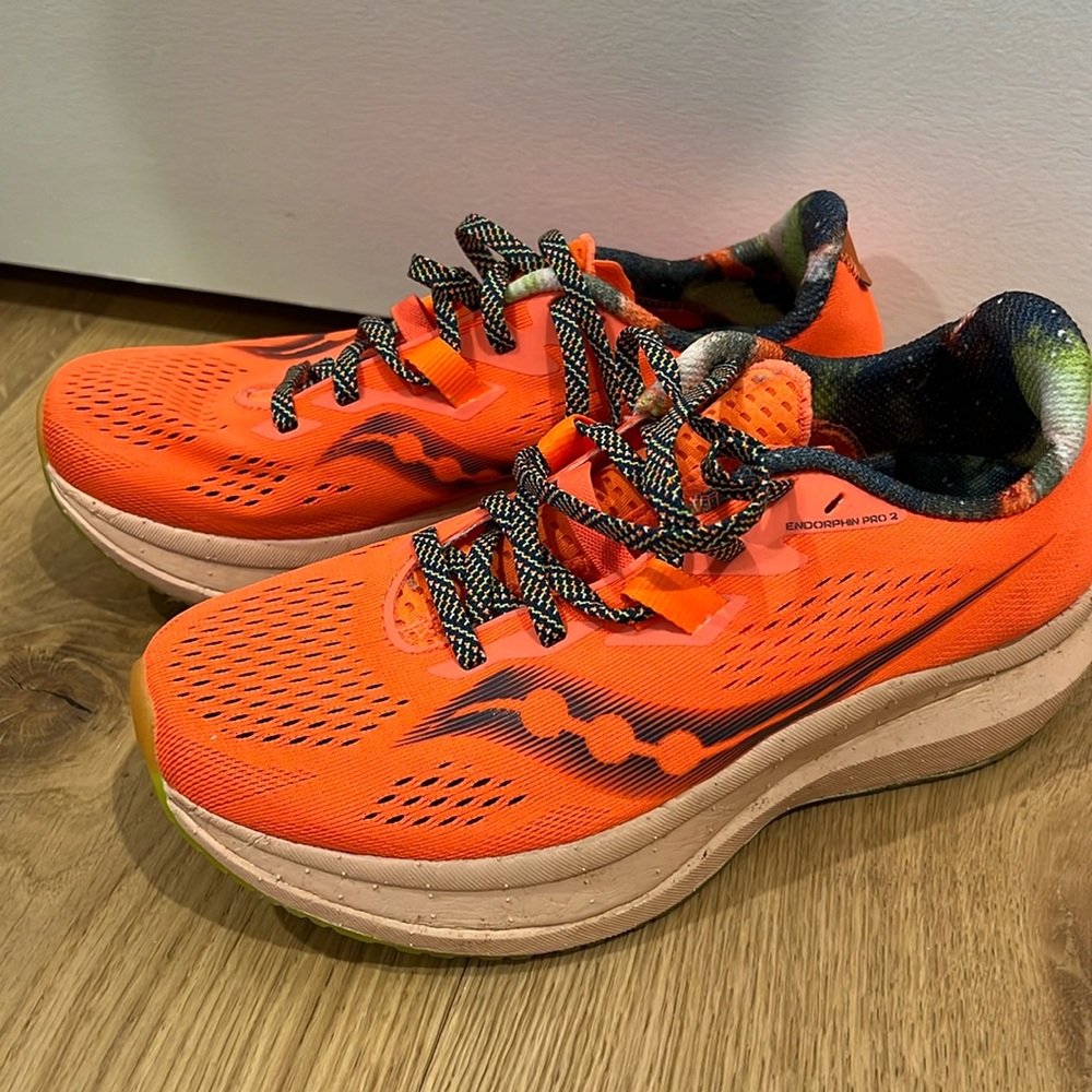 SAUCONY endorphin